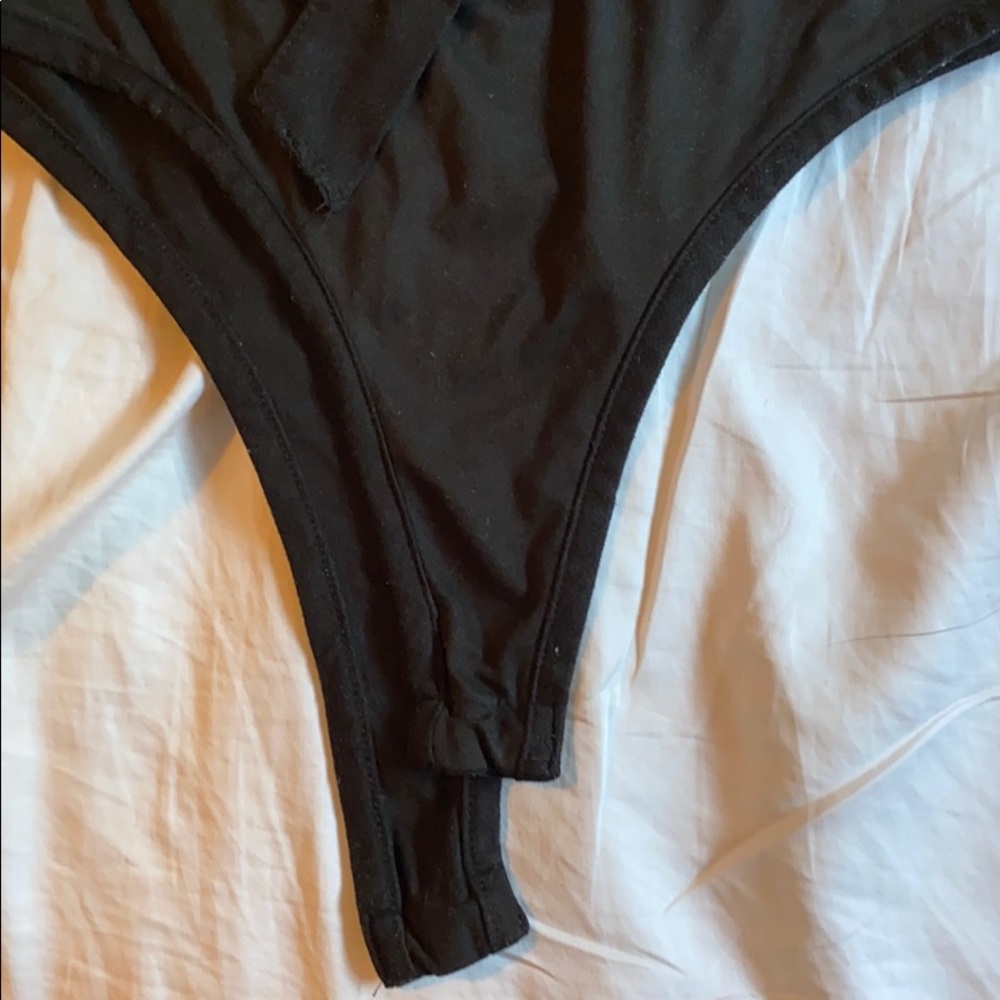 open slit bodysuit - Picture 3 of 3